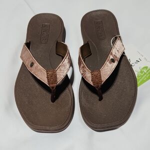 ONCAI Womens Cushion Flip Flops